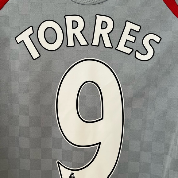 Liverpool Torres soccer jersey - Picture 5 of 13